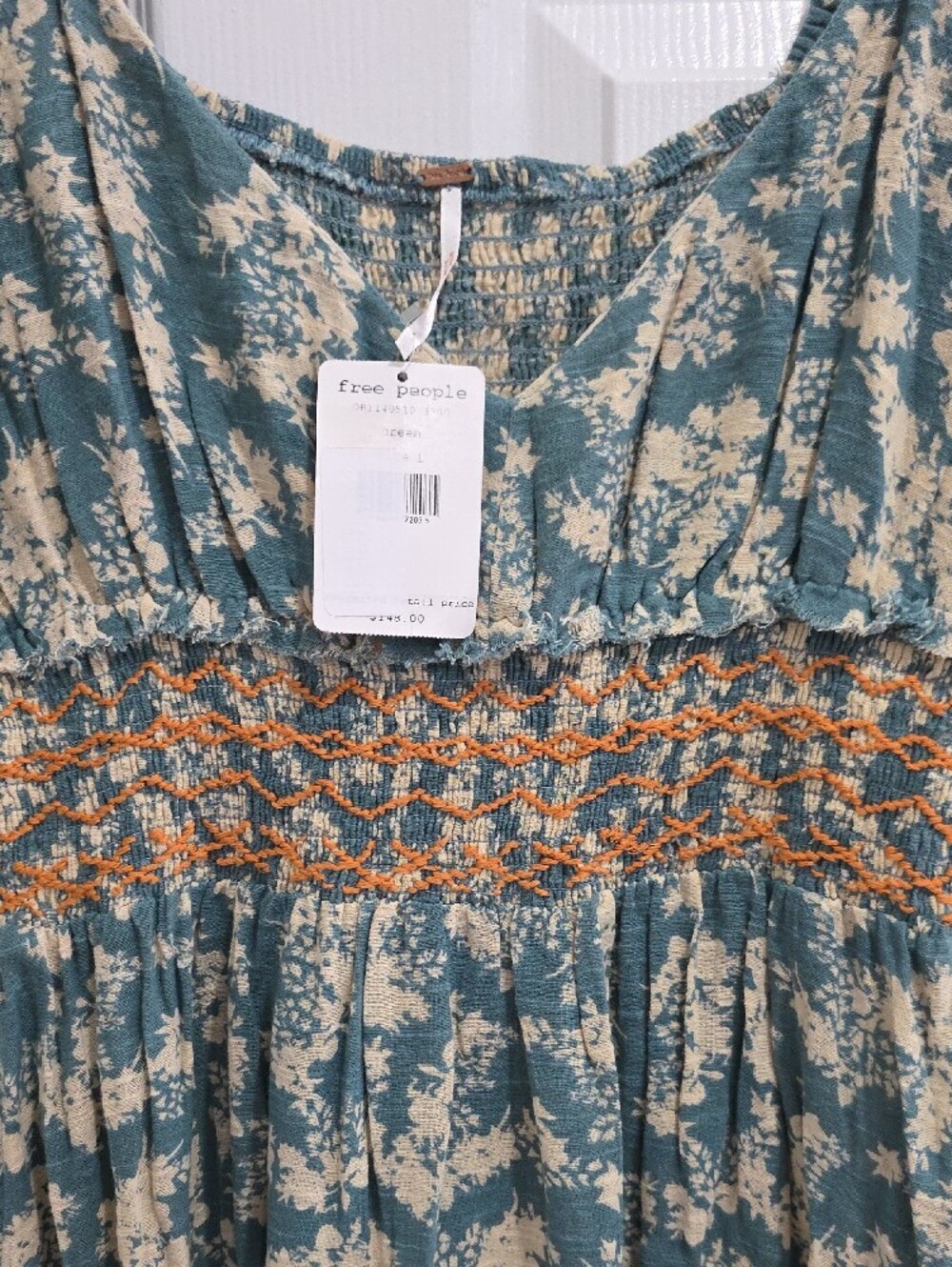 Free Peolle Dress - Picture 3 of 5